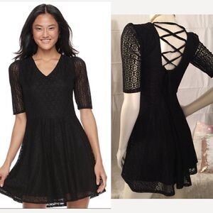 Boutique! Gorgeous Lace up back Baby Doll Dress